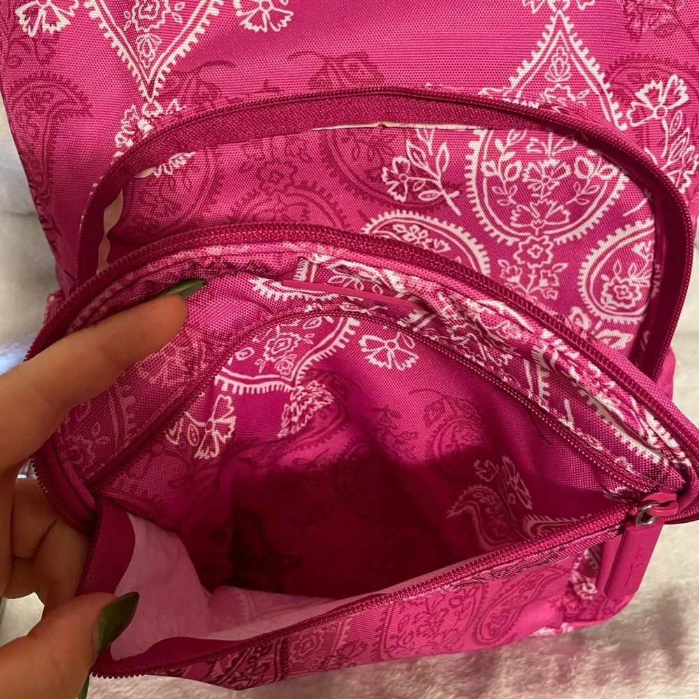 Vera Bradley Pink & White Paisley Print Backpack EUC - Picture 6 of 10